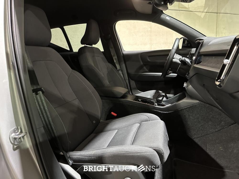 Volvo XC40 Recharge Core 70 kWh 231pk 2022 (Origineel-NL + 1e Eigenaar), R-491-BZ