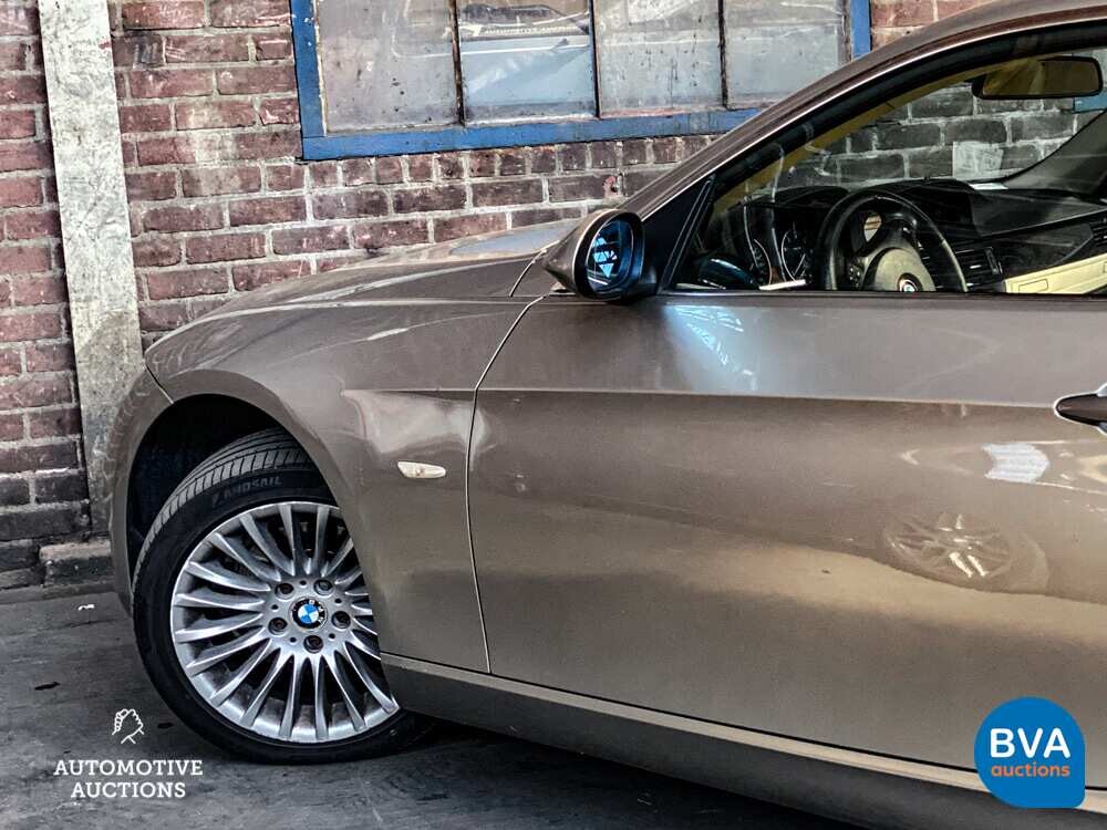 BMW 320i Coupé 163PS 3er 2007.