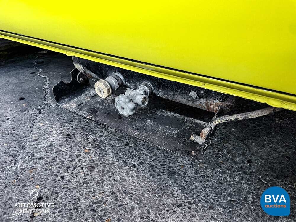 Volkswagen T2B Westfalia Camper 1974.