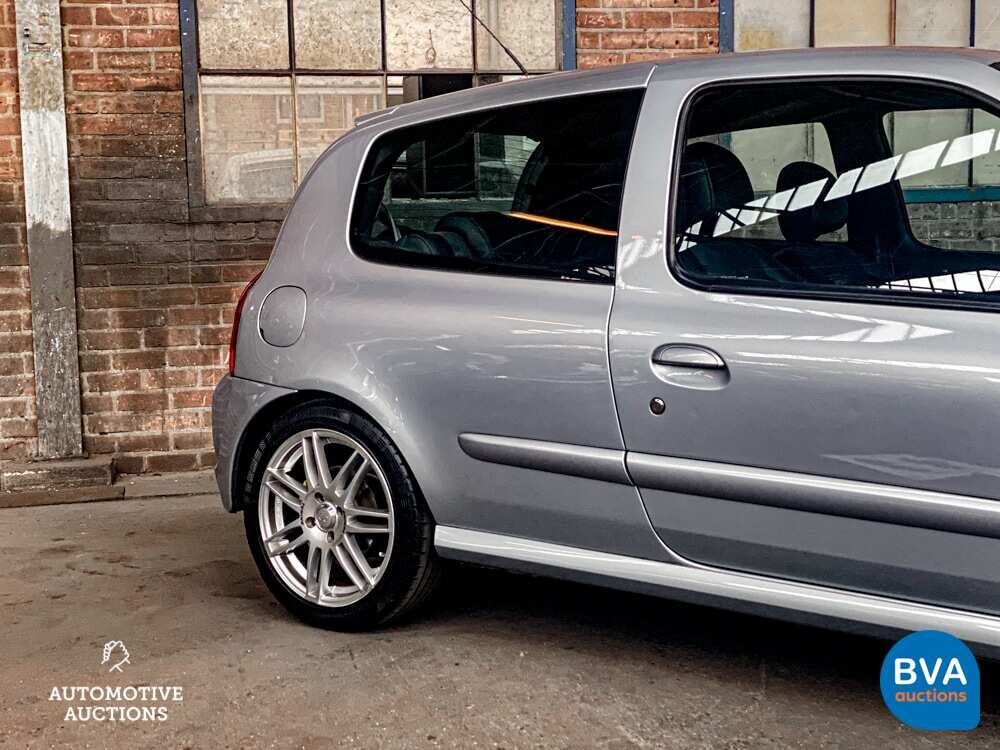Renault Sport Clio RS2.0 2004 -YOUNGTIMER-.