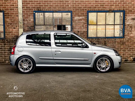 Renault Sport Clio RS 2.0 2004 -YOUNGTIMER-.