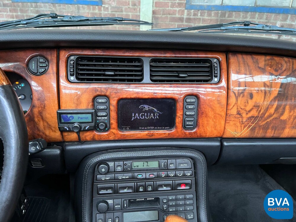 Jaguar XKR 4.0 V8 Cabriolet 294 PS 2000, 41-JX-B2.