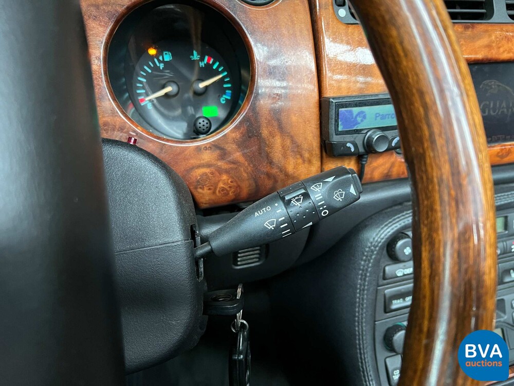 Jaguar XKR 4.0 V8 Cabriolet 294 PS 2000, 41-JX-B2.
