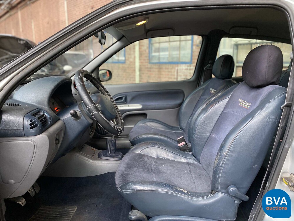 Renault ClioRS2.0 169PS 2000 -Org. NL-, 33-GB-HS.