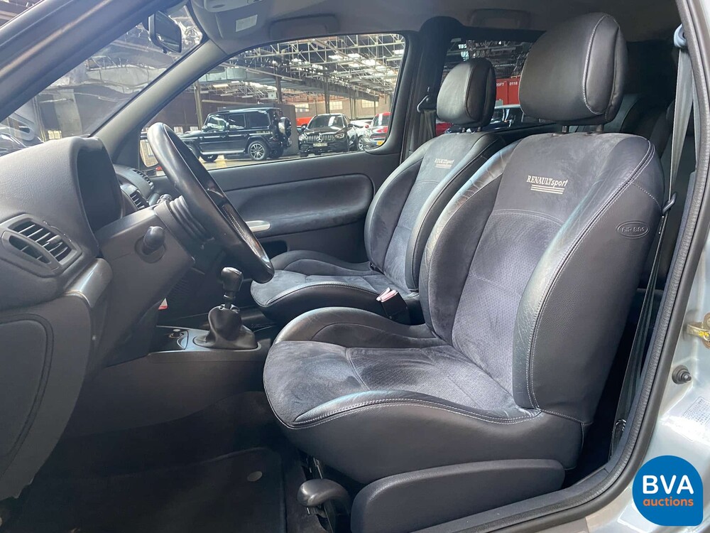 Renault Clio Sport RS2.0 172PS 2005 -YOUNGTIMER-.