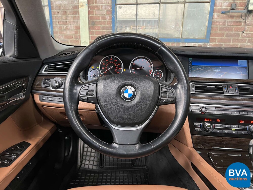 BMW 750i High Executive F04 4.4 V8 7er Serie 407 PS 2009.