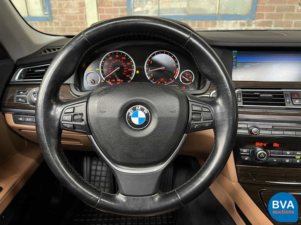 BMW 750i High Executive F04 4.4 V8 7er Serie 407 PS 2009.