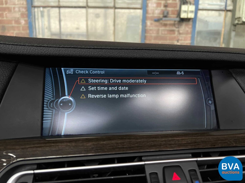 BMW 750i High Executive F04 4.4 V8 7er Serie 407 PS 2009.