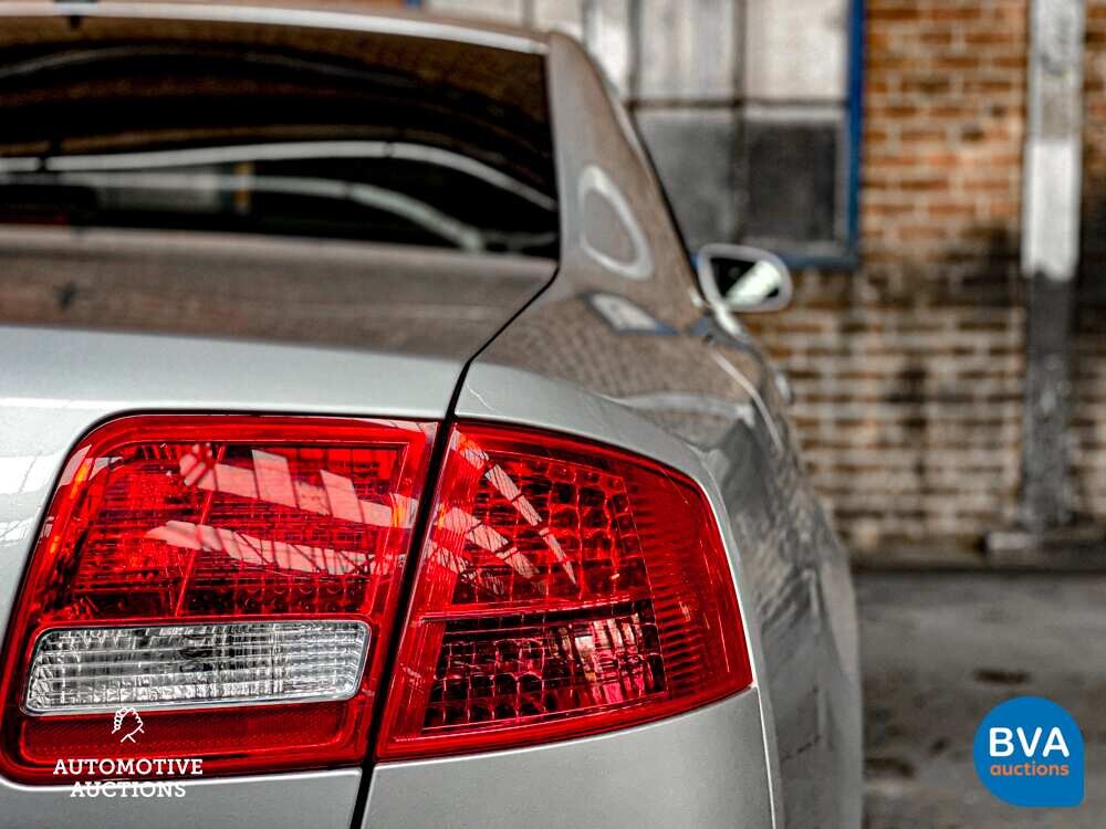 Audi A8 4.2 V8 QUATTRO Pro Line 334hp 2003 -Org. NL-, 69-NF-PK.