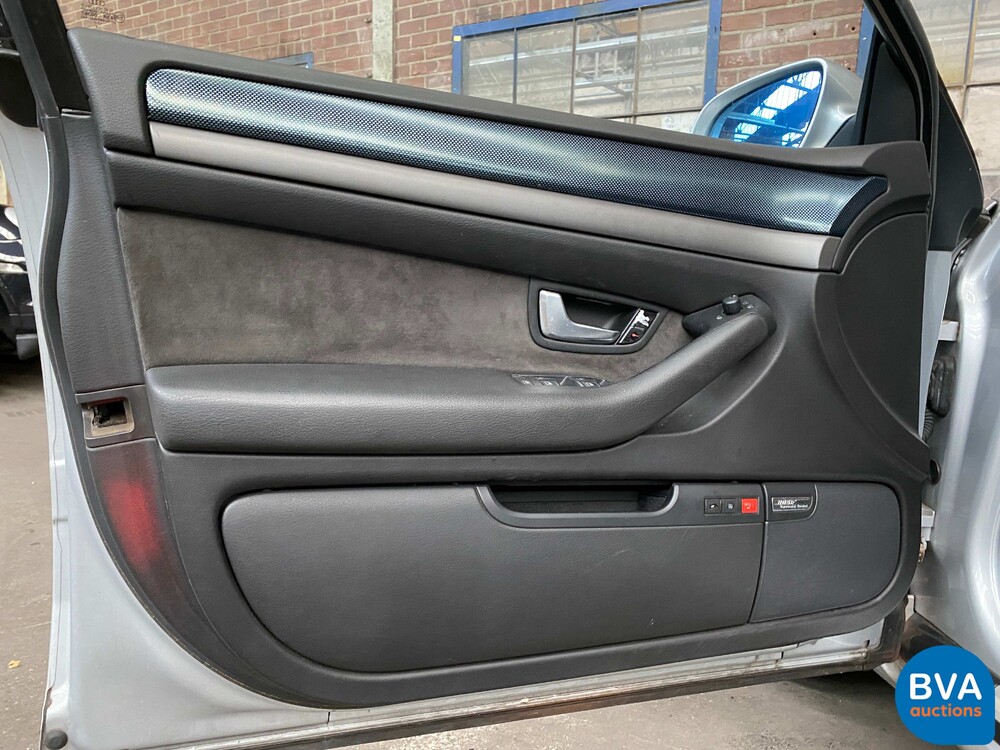 Audi A8 4.2 V8 QUATTRO Pro Line 334hp 2003 -Org. NL-, 69-NF-PK.