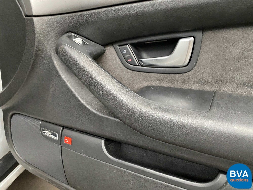 Audi A8 4.2 V8 QUATTRO Pro Line 334hp 2003 -Org. NL-, 69-NF-PK.