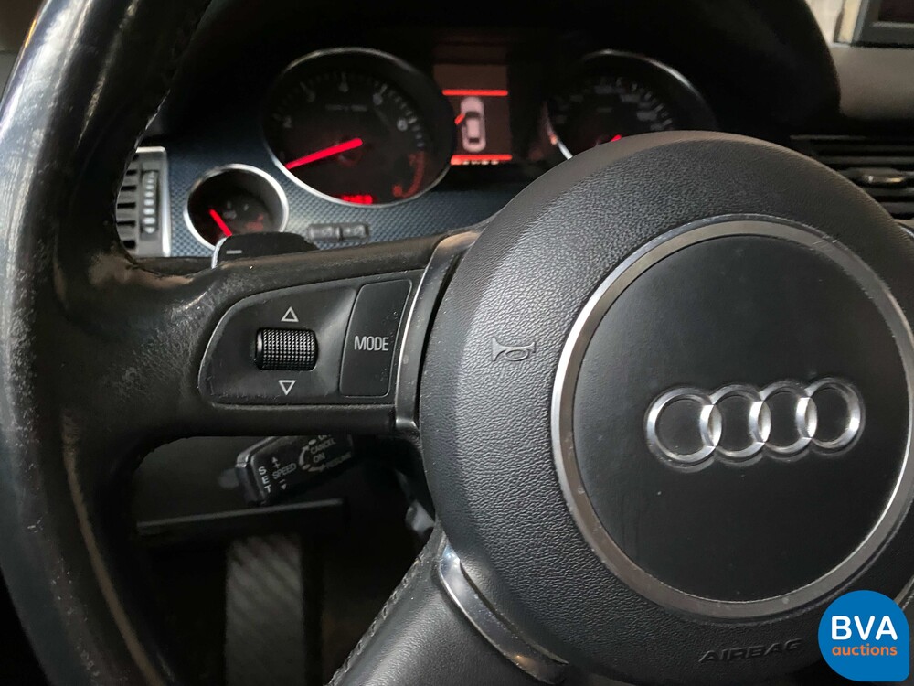 Audi A8 4.2 V8 QUATTRO Pro Line 334hp 2003 -Org. NL-, 69-NF-PK.