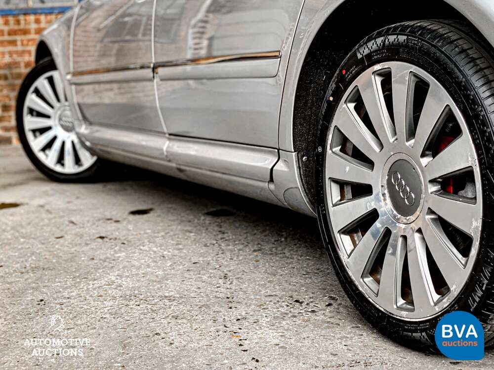Audi A8 4.2 V8 QUATTRO Pro Line 334hp 2003 -Org. NL-, 69-NF-PK.