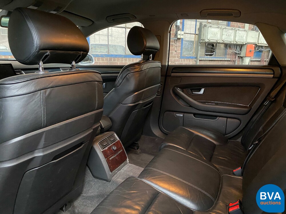 Audi A8 4.2 V8 QUATTRO Pro Line 334hp 2003 -Org. NL-, 69-NF-PK.
