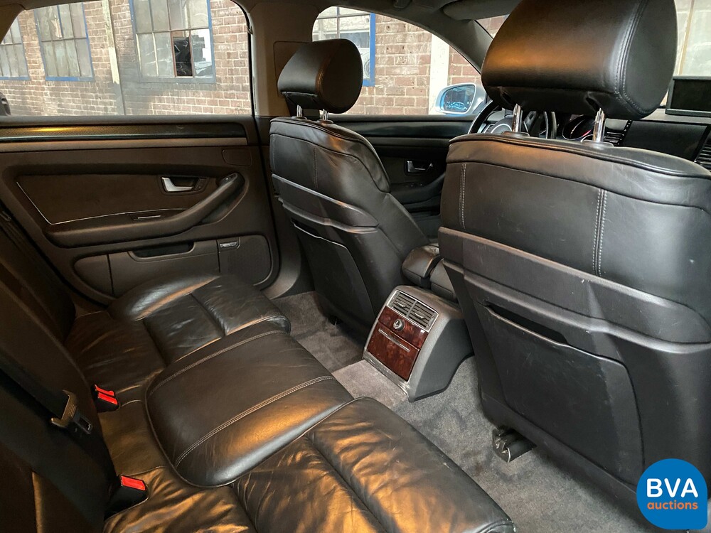 Audi A8 4.2 V8 QUATTRO Pro Line 334hp 2003 -Org. NL-, 69-NF-PK.