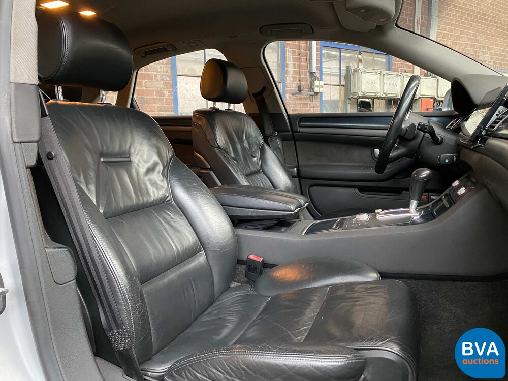 Audi A8 4.2 V8 QUATTRO Pro Line 334hp 2003 -Org. NL-, 69-NF-PK.