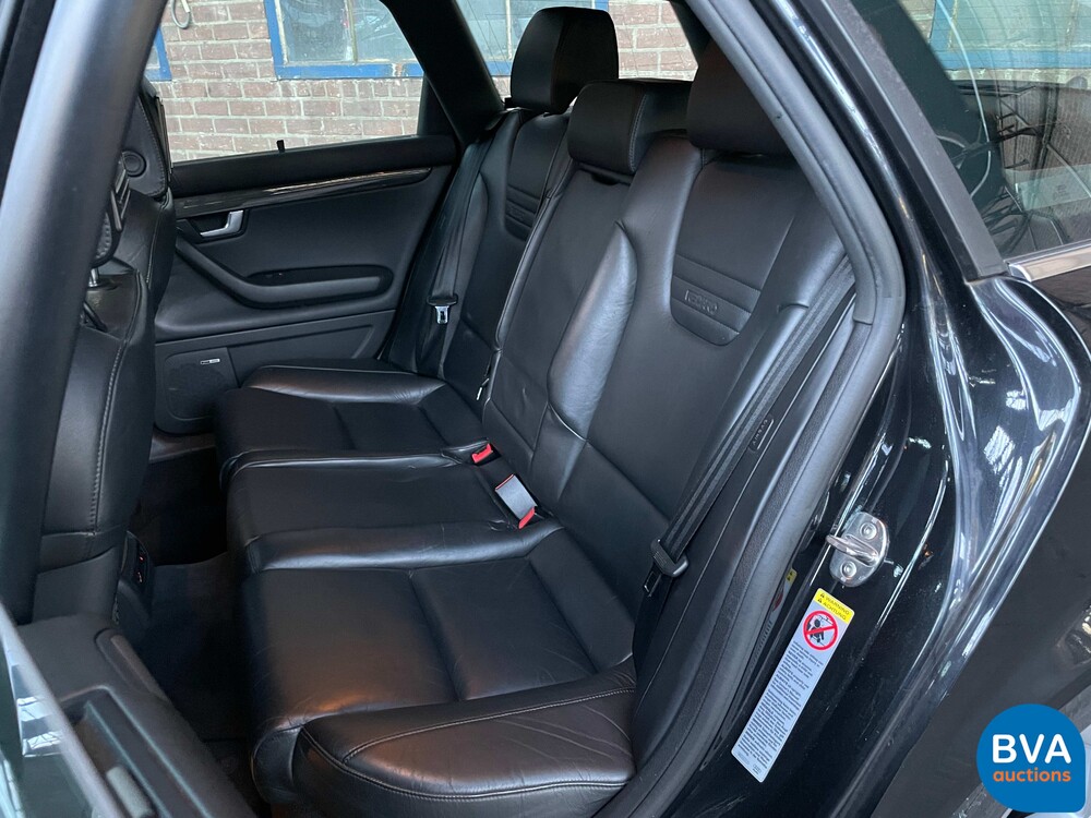 Audi S4 Avant 4.2 V8 QUATTRO 344 PS 2004, ZH-913-Z.
