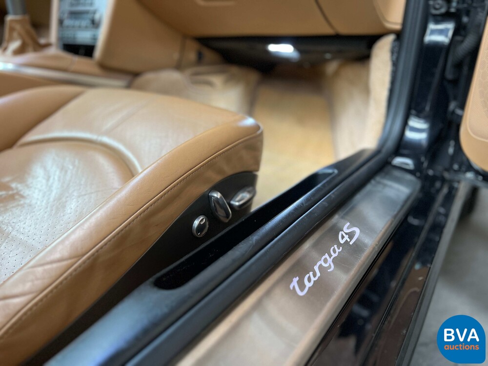 Porsche 911 Targa 4S 3.8 SportChrono 355PS 2007 -Org. NL-, 72-TZ-KK.
