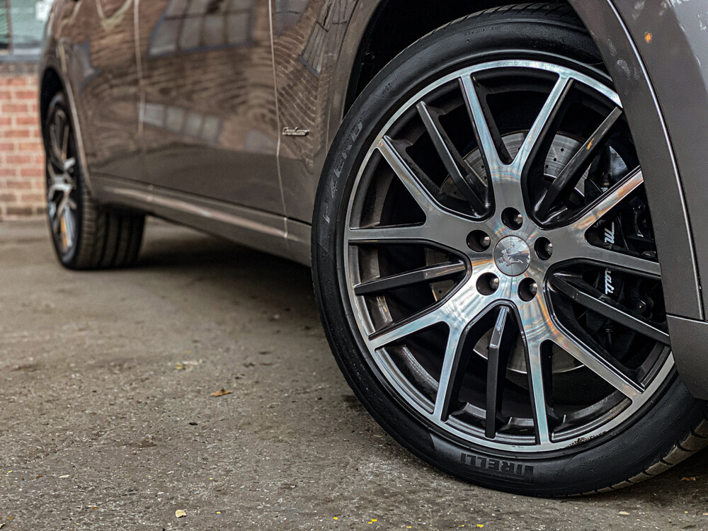 Maserati Levante S 3.0 V6 GranLusso 430pk 2019 -Org. NL- FACELIFT, XL-035-N