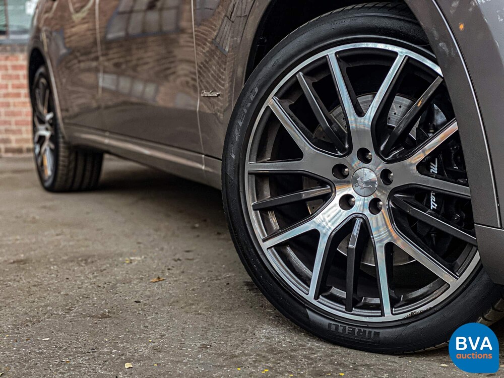 Maserati Levante S 3.0 V6 GranLusso 430pk 2019 -Org. NL- FACELIFT, XL-035-N