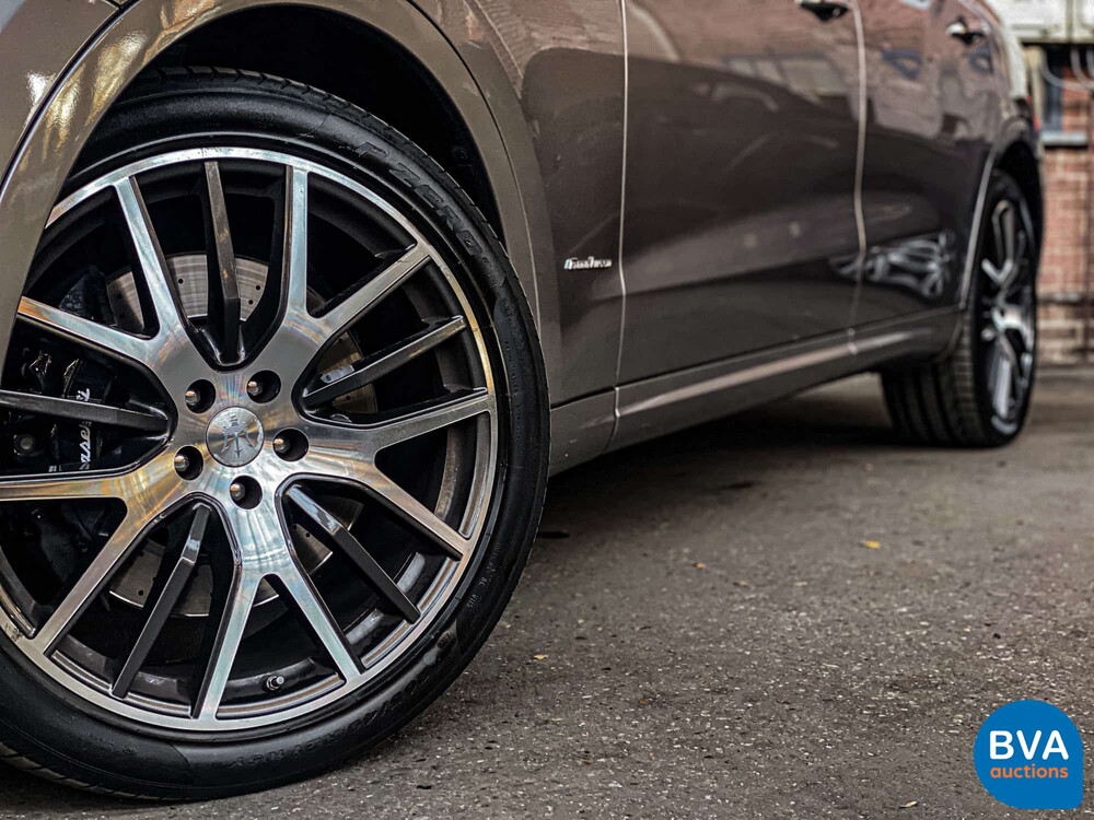 Maserati Levante S 3.0 V6 GranLusso 430pk 2019 -Org. NL- FACELIFT, XL-035-N