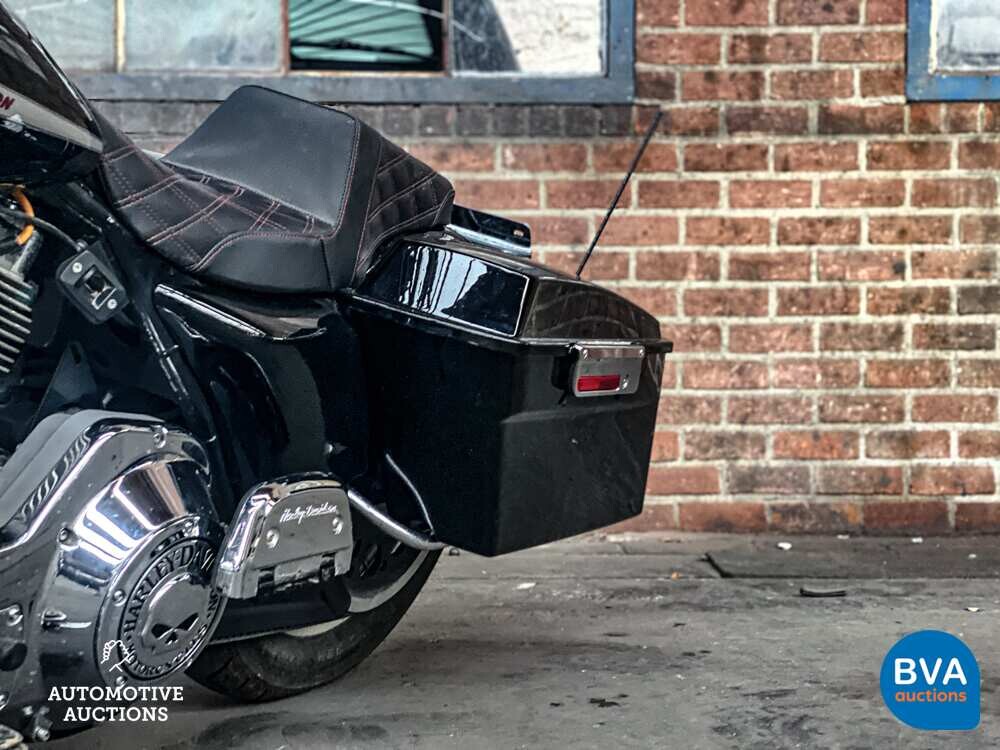 2004 Harley Davidson FLTRI Road Glide.