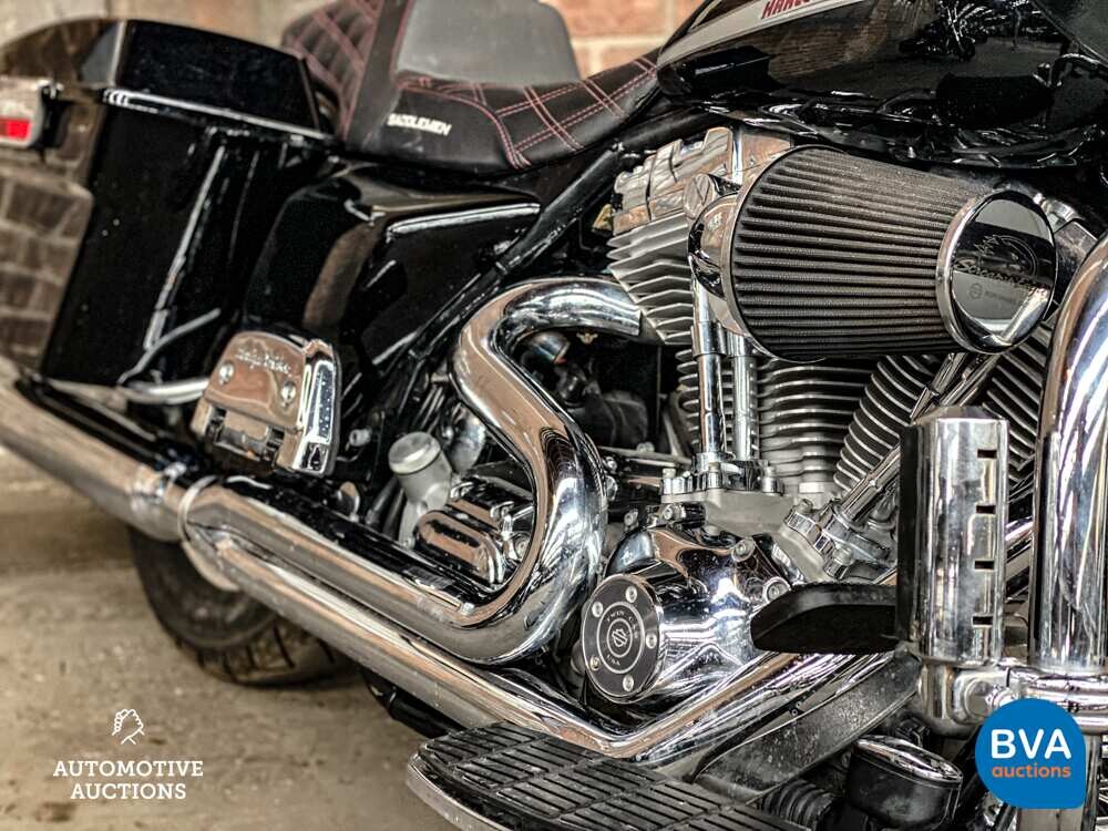 2004 Harley Davidson FLTRI Road Glide.