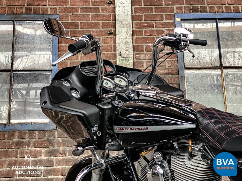 2004 Harley Davidson FLTRI Road Glide.