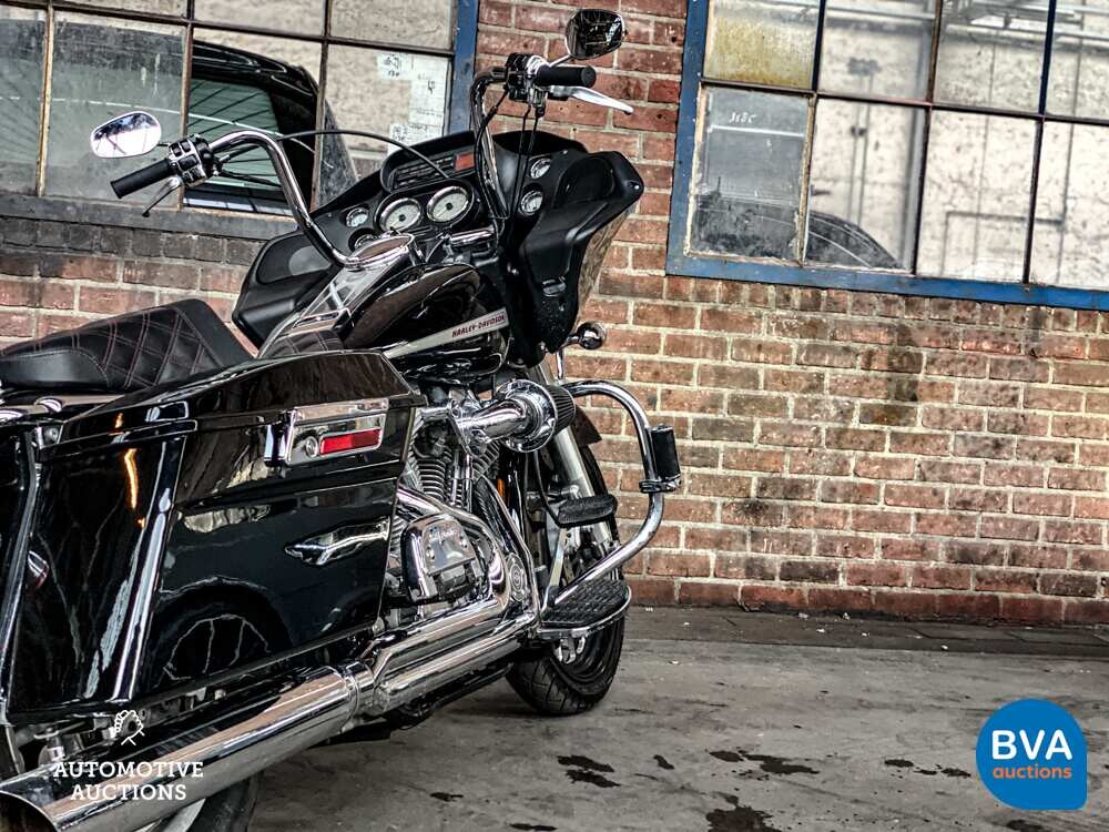 2004 Harley Davidson FLTRI Road Glide.