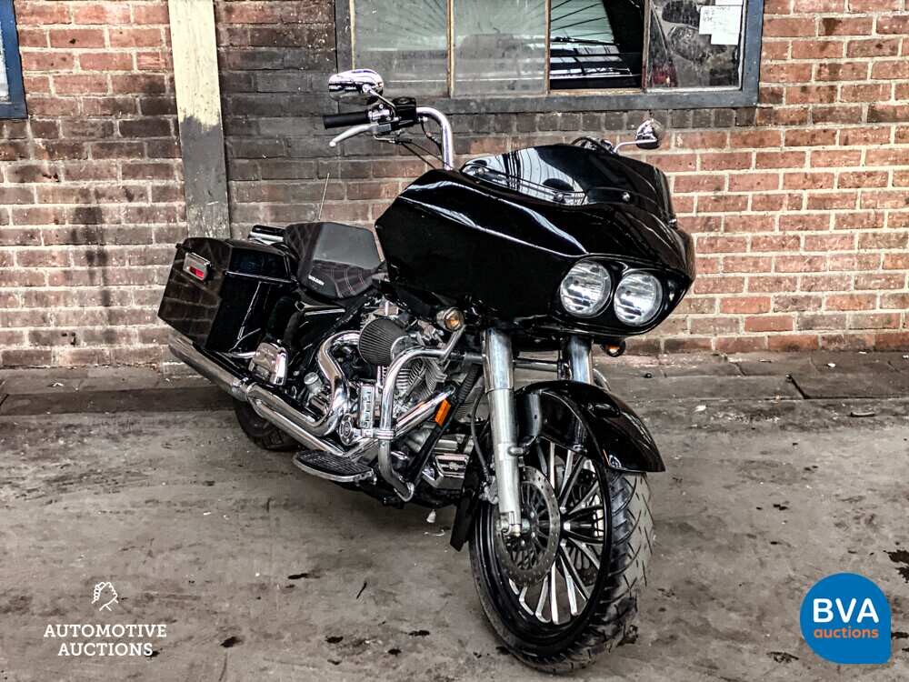 2004 Harley Davidson FLTRI Road Glide.