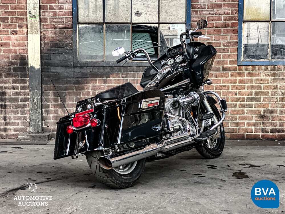 2004 Harley Davidson FLTRI Road Glide.