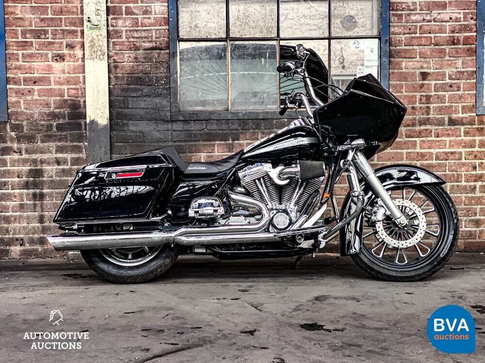 2004 Harley Davidson FLTRI Road Glide.