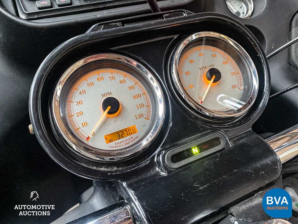 2004 Harley Davidson FLTRI Road Glide.