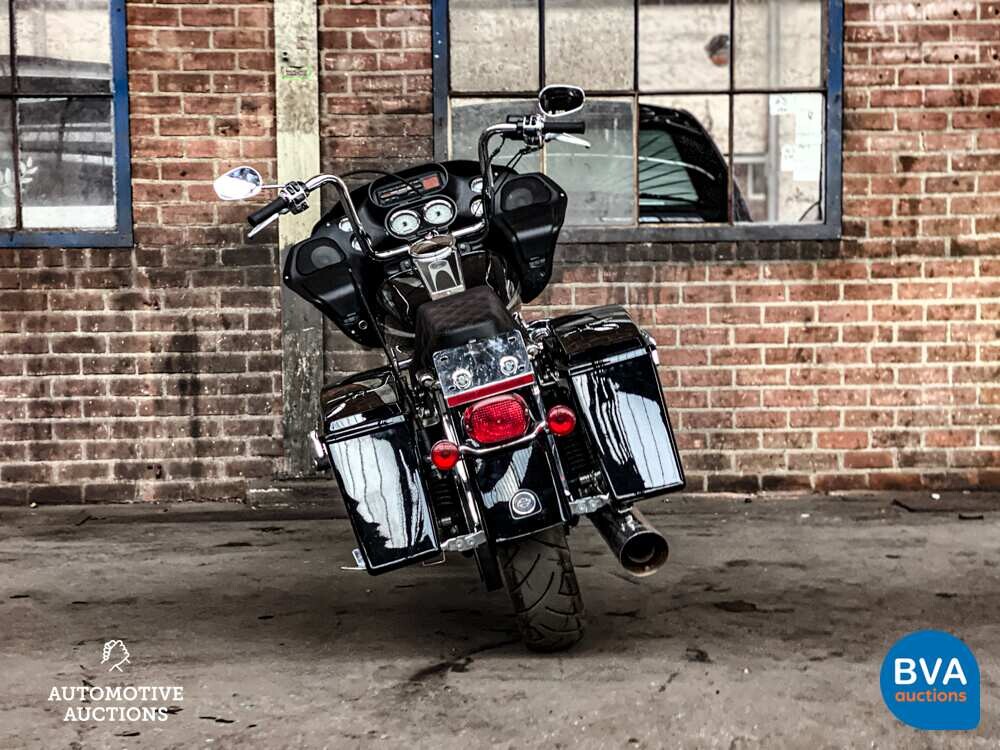 2004 Harley Davidson FLTRI Road Glide.