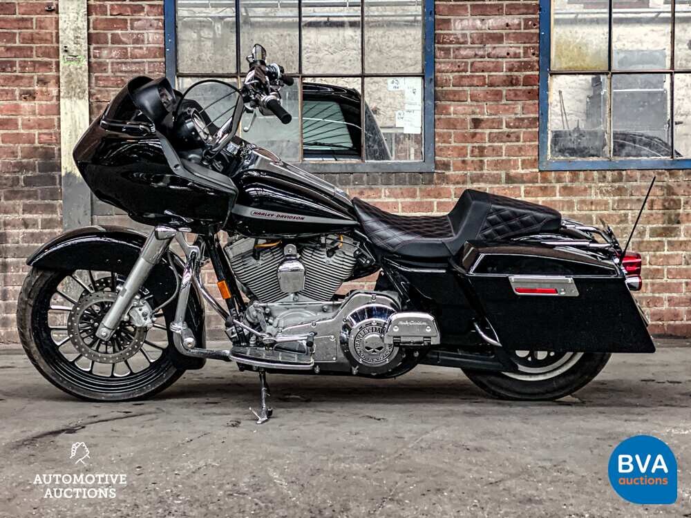 2004 Harley Davidson FLTRI Road Glide.