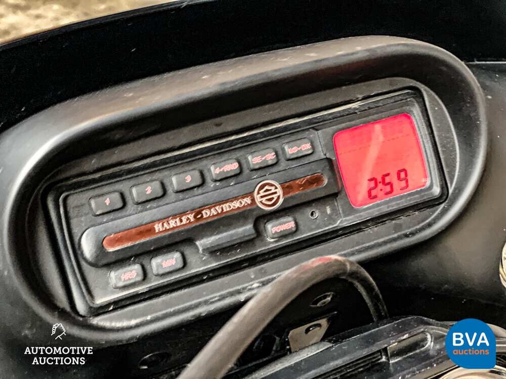 2004 Harley Davidson FLTRI Road Glide.