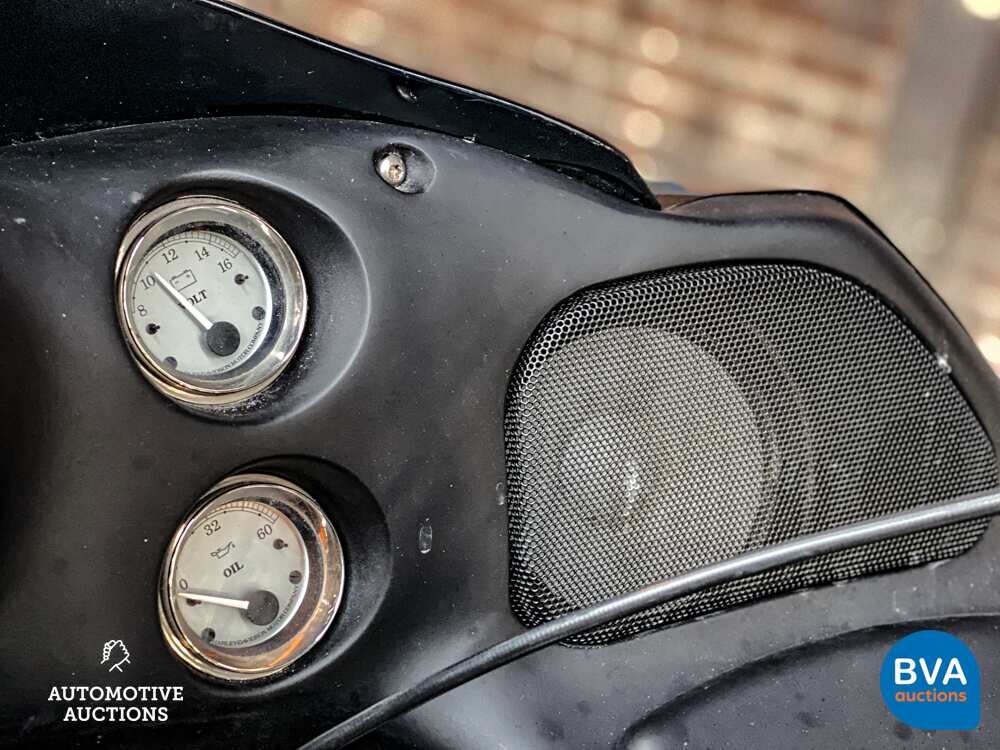 2004 Harley Davidson FLTRI Road Glide.