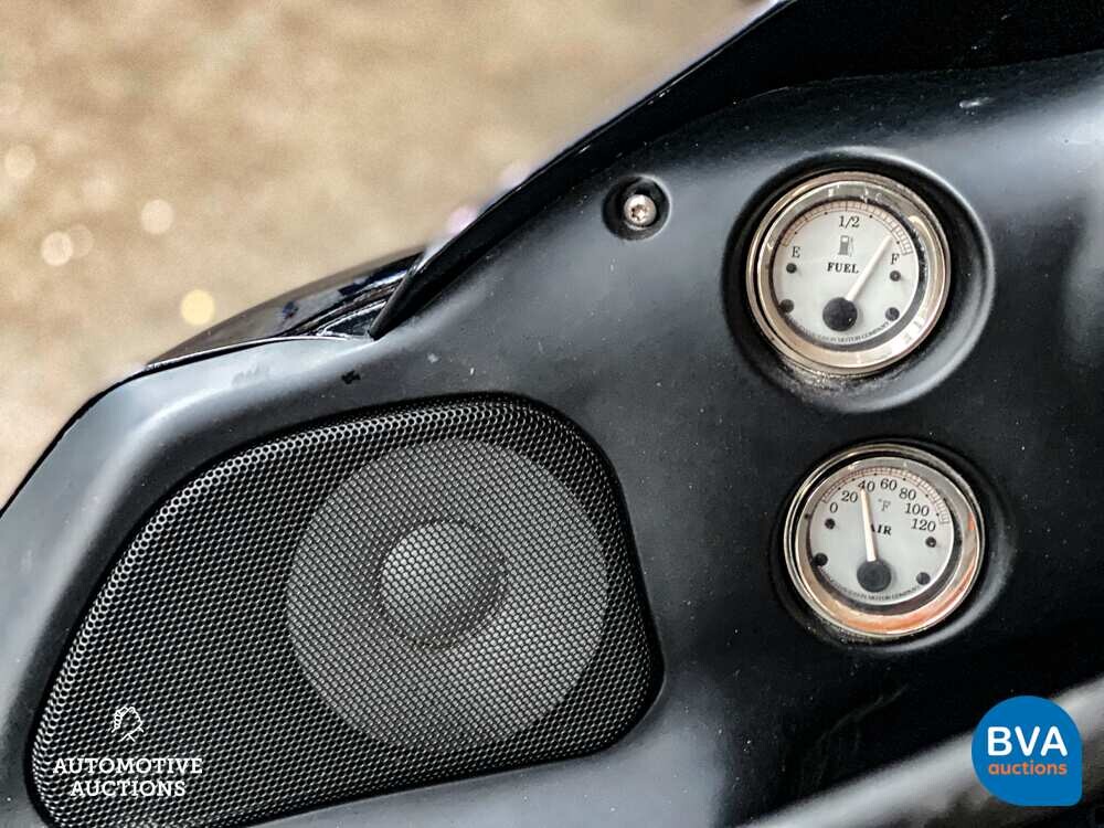 2004 Harley Davidson FLTRI Road Glide.