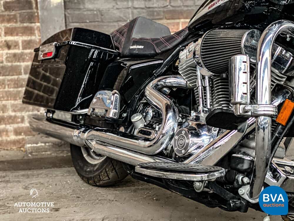 2004 Harley Davidson FLTRI Road Glide.