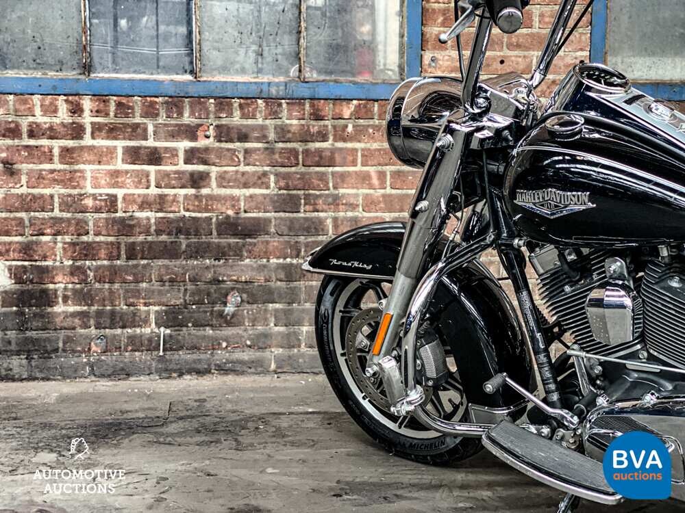 2014 Harley Davidson Road King FLHR Cruiser.