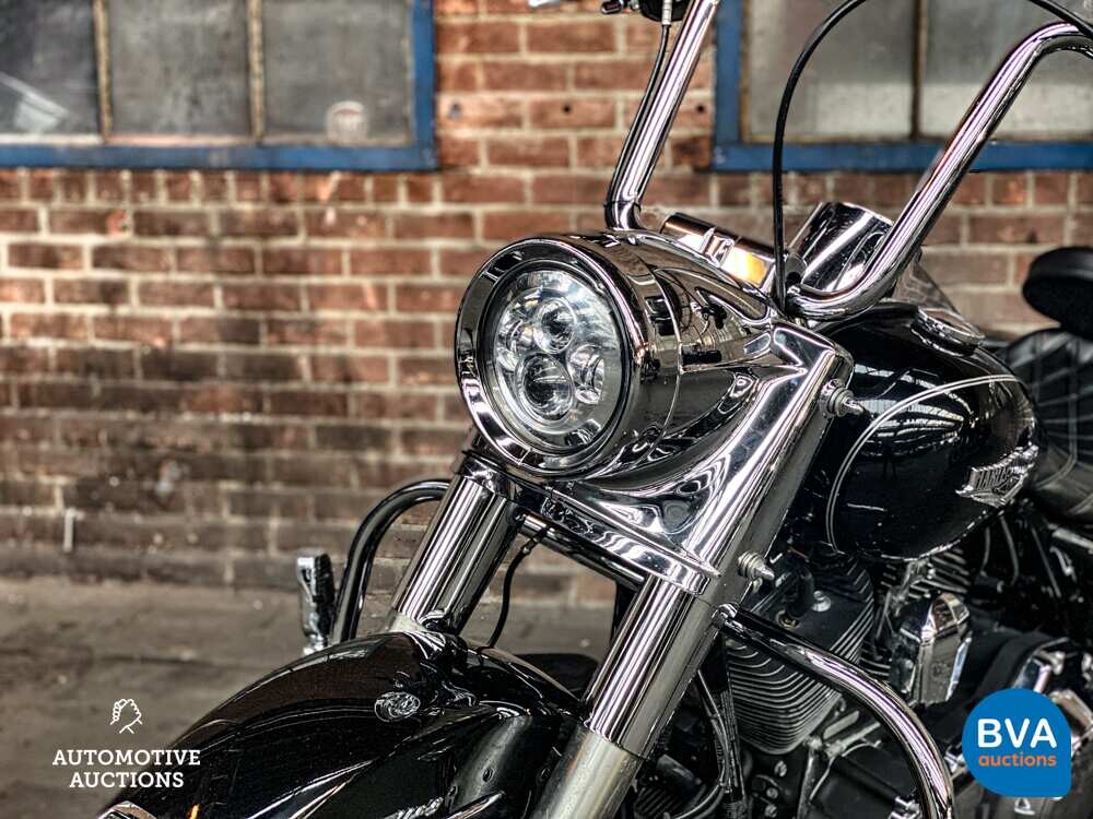 2014 Harley Davidson Road King FLHR Cruiser.