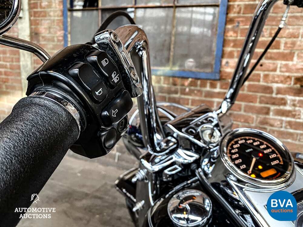 2014 Harley Davidson Road King FLHR Cruiser.