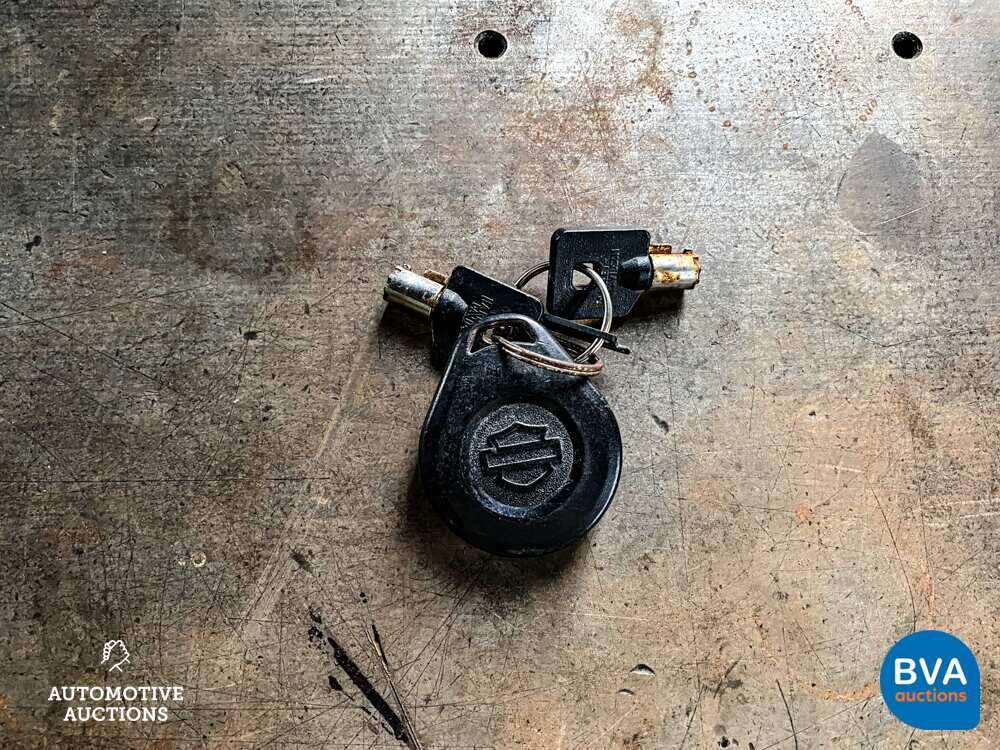 2014 Harley Davidson Road King FLHR Cruiser.