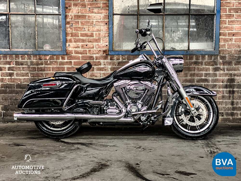 2014 Harley Davidson Road King FLHR Cruiser.