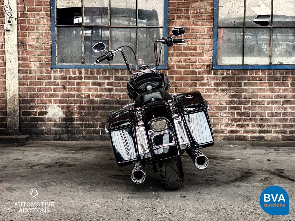 2014 Harley Davidson Road King FLHR Cruiser.