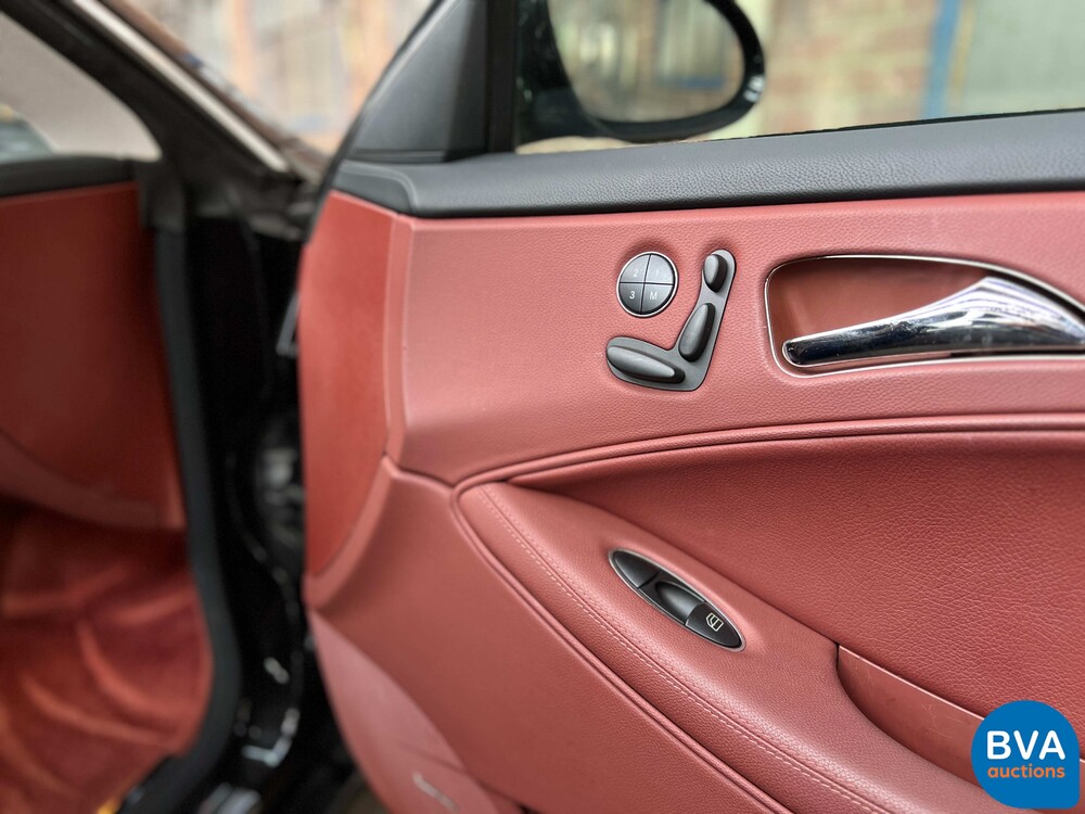 Mercedes-Benz CLS500 5.0 V8 306pk 2005 CLS-Klasse -Youngtimer-.