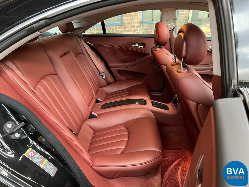 Mercedes-Benz CLS500 5.0 V8 306pk 2005 CLS-Klasse -Youngtimer-.