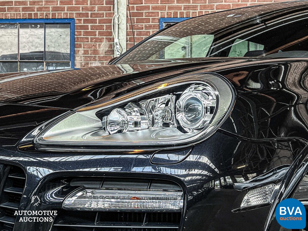 Porsche Cayenne Turbo S4.8 V8 550PS 2008 -Youngtimer-.