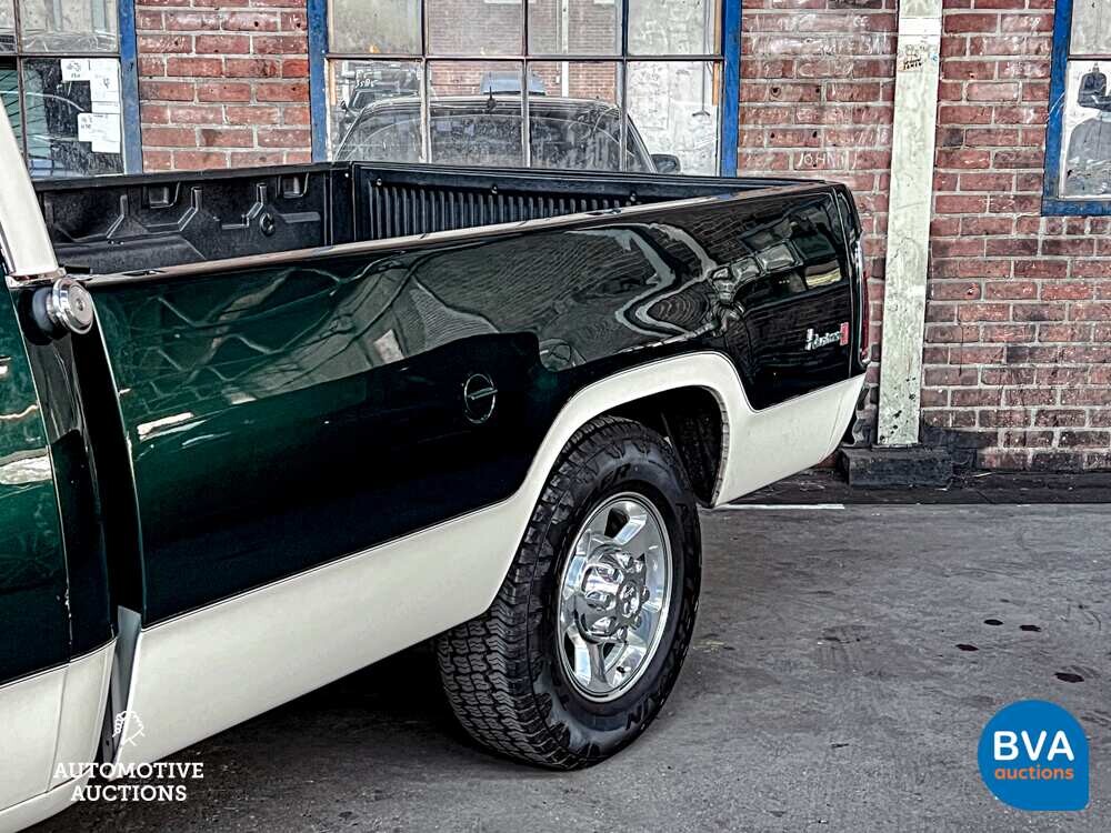 Ausweichen D200 5.9 182 PS 1974, 65-YD-23.