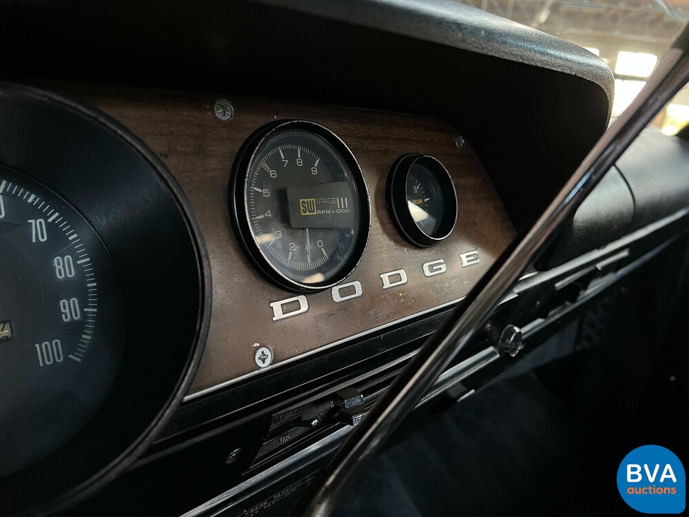 Ausweichen D200 5.9 182 PS 1974, 65-YD-23.